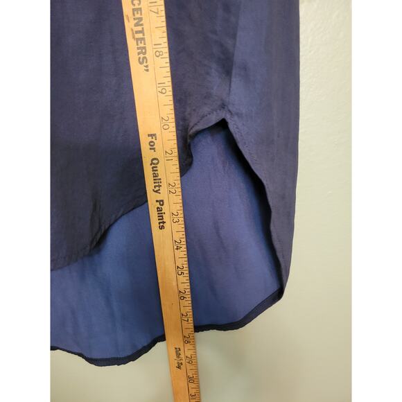 Women's Ann Taylor Loft Navy V Neck Sleeveless Blouse XS - Picture 4 of 4